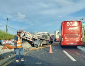 El percance ocurrió a la altura de la Colonia Las Granjas en el puerto