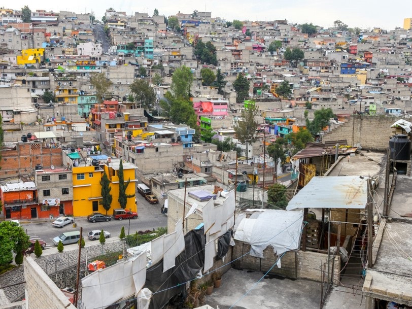 El 50% de los MEXICANOS NACEN en POBREZA y en ella se mantienen toda su VIDA