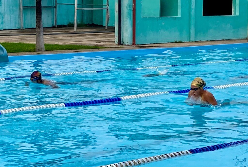 Fénix Swim Club logra cuarto lugar por equipos en el Estatal de Natación